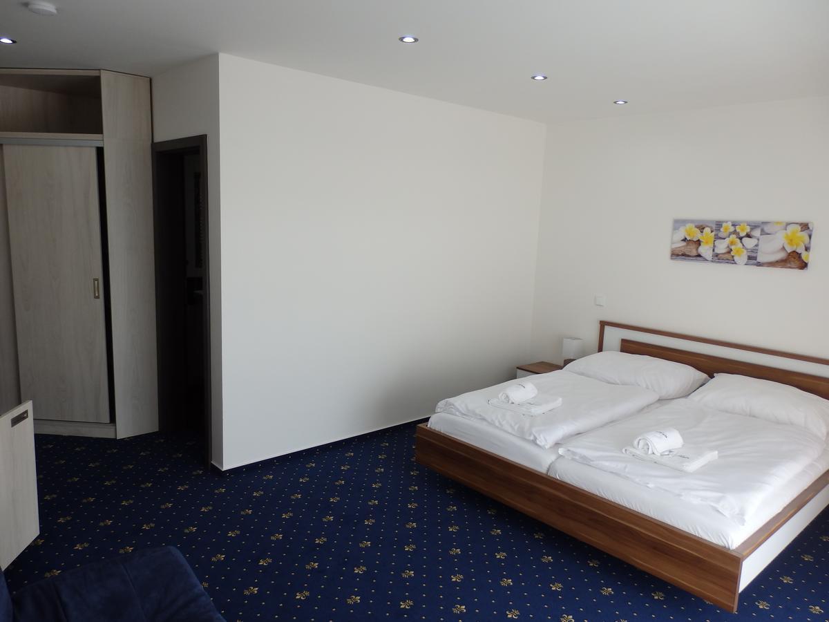 Rezidence Holsin Hotel Holsiny Kültér fotó